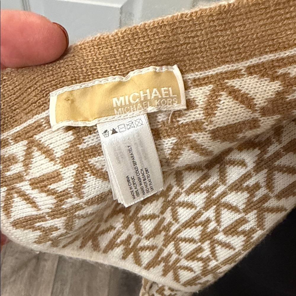 Michael Kors Tan & White Scarf - Picture 4 of 4